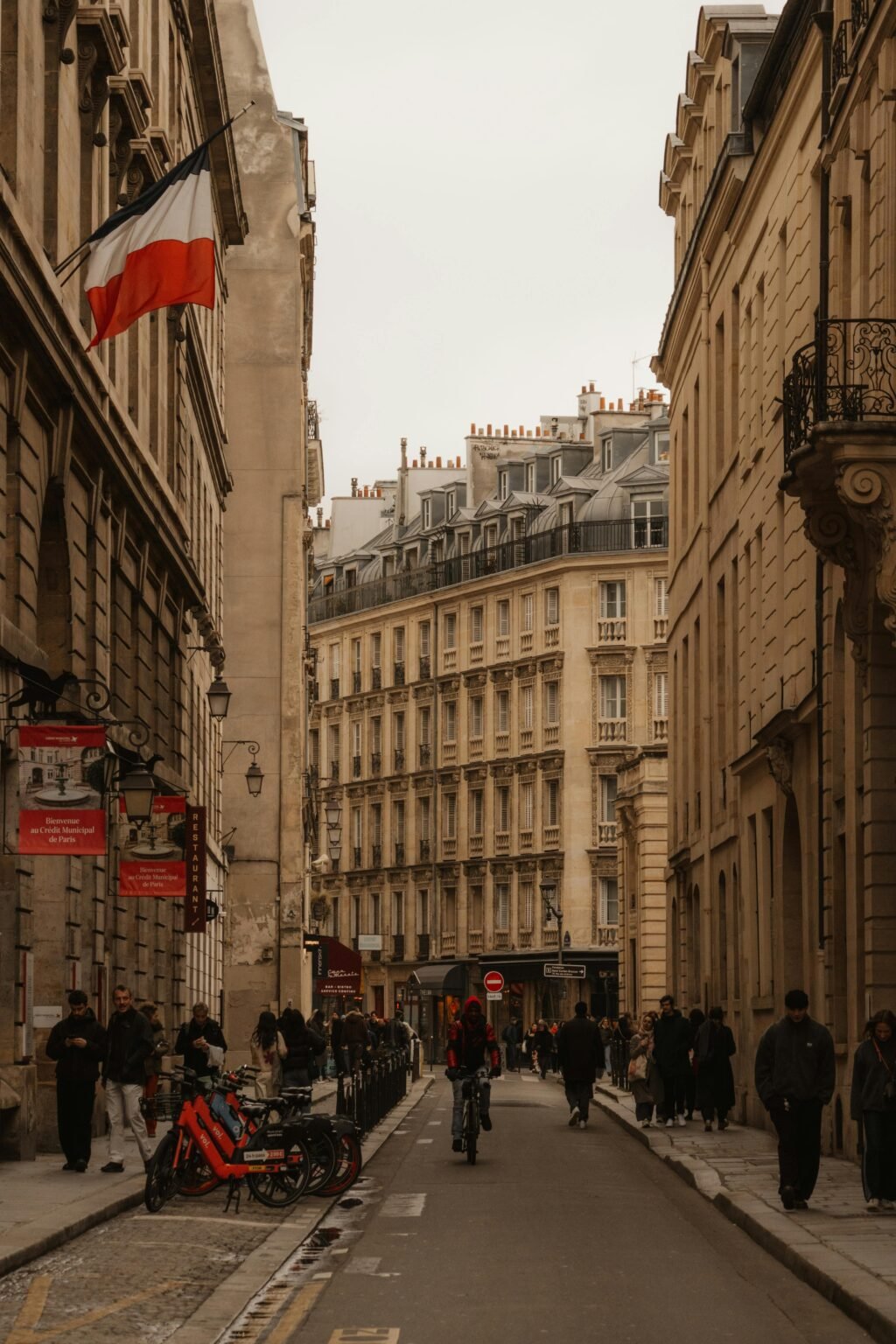 Where to Stay in Paris (Couples’ Guide)