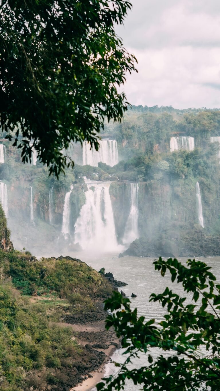 Where to Stay in Foz do Iguaçu (First-Time Visitor Guide)