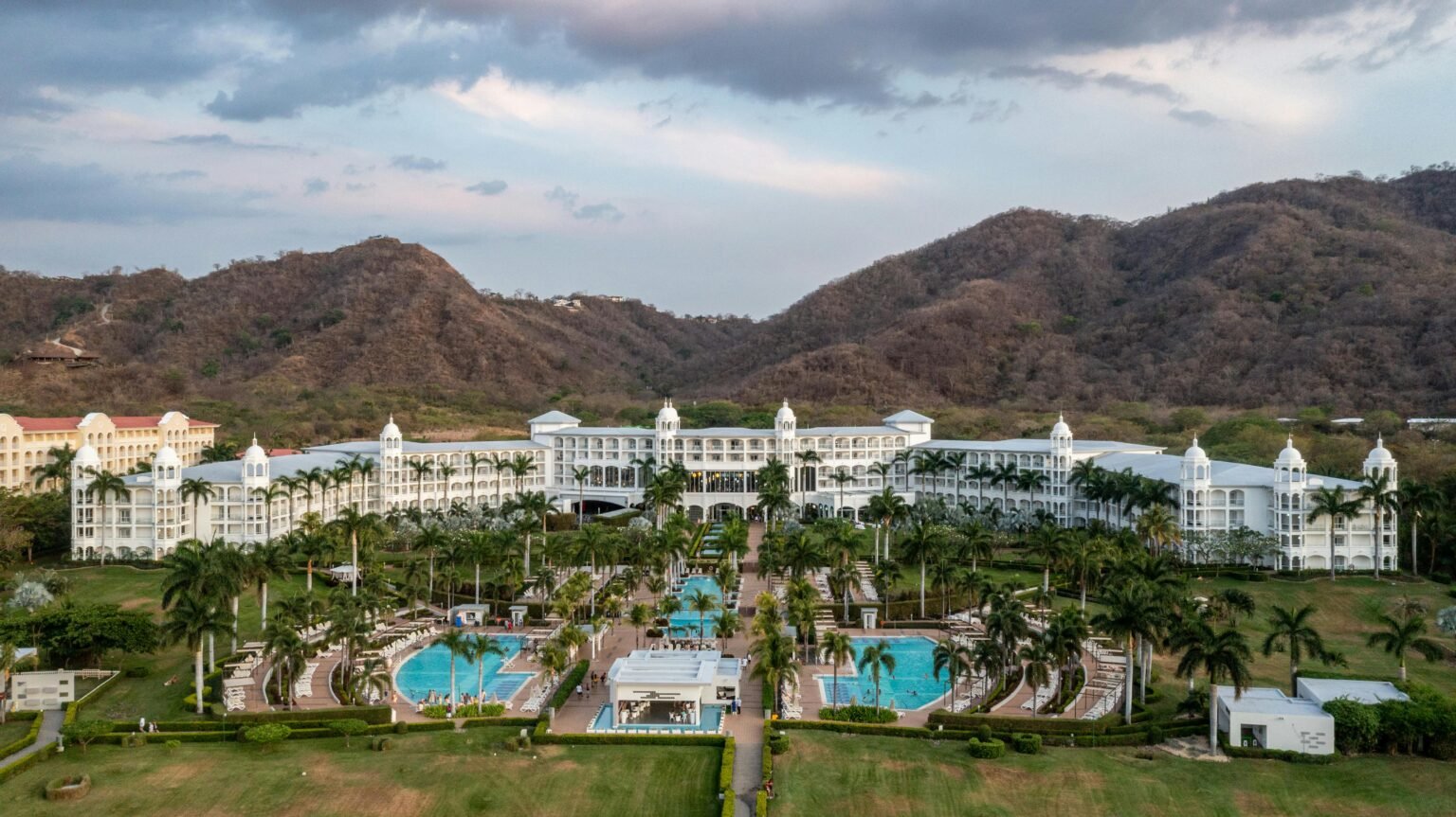 Where to Stay in Las Catalinas (First-Time Visitor Guide)
