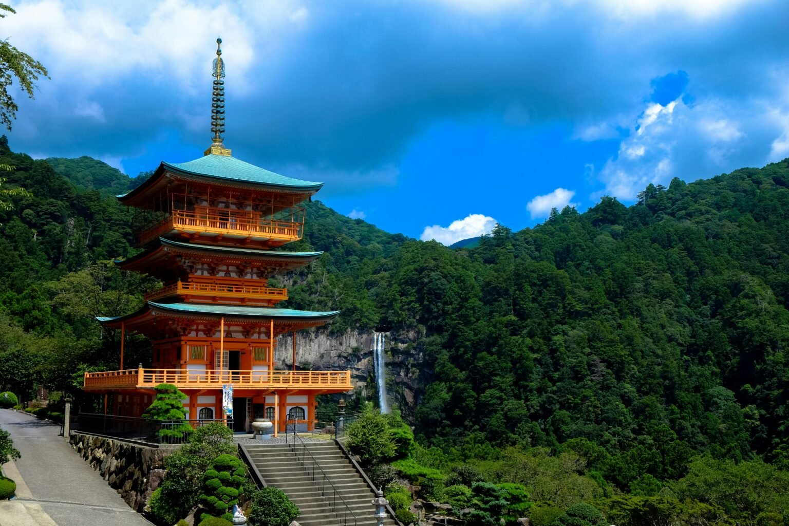 Where to Stay in Nachikatsuura (First-Time Visitor Guide)