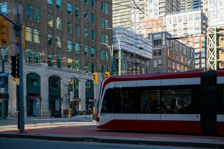 Where to Stay in Toronto (First-Time Visitor Guide)