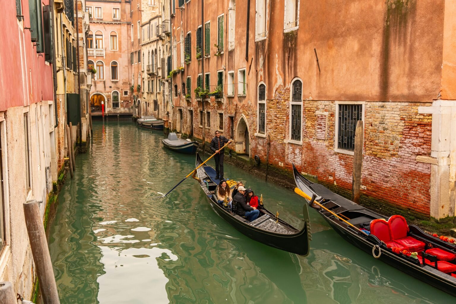 Where to Stay in Venice (First-Time Visitors’ Guide)