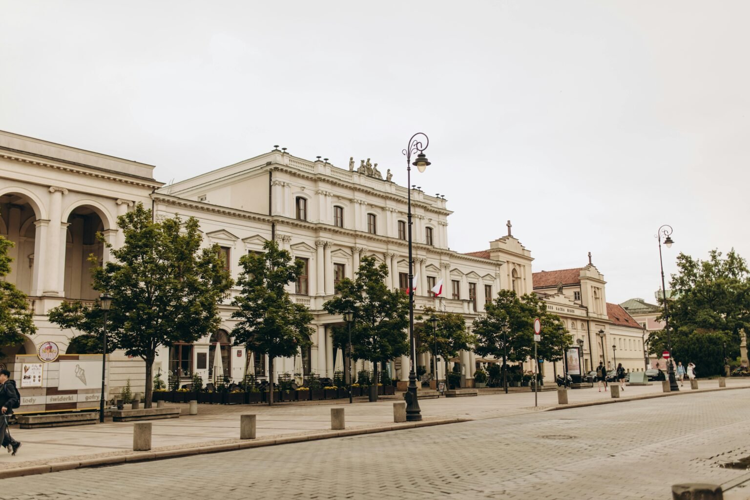 Best Hotels in Warsaw for Families (Top Picks by Neighborhood)