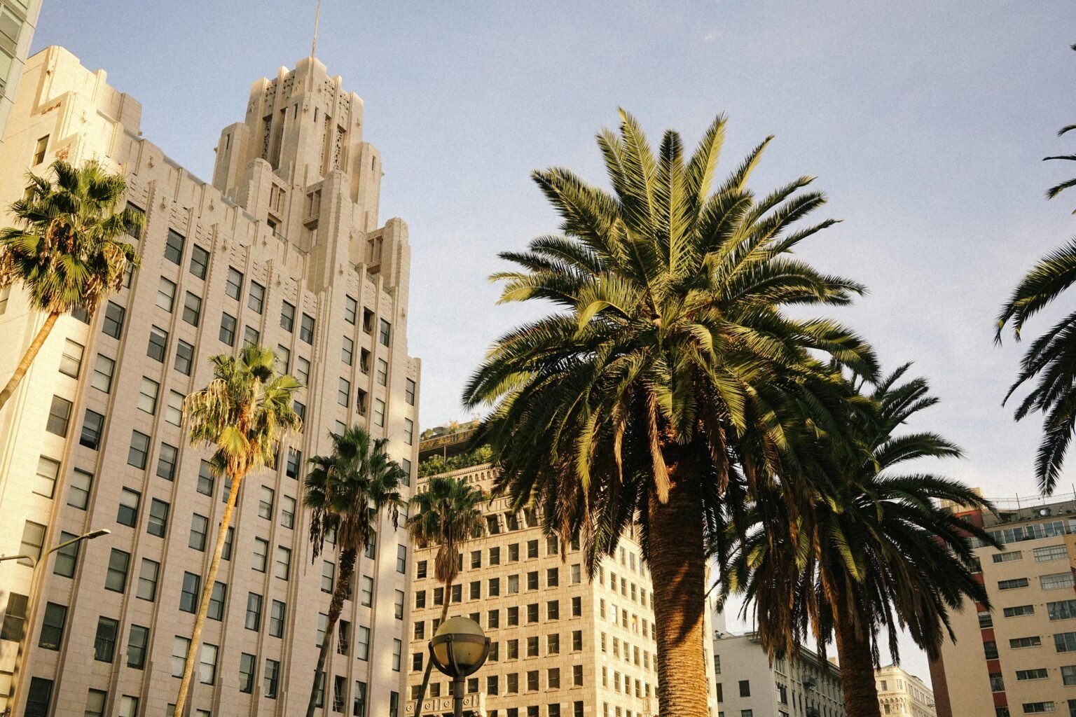 Best Areas to Stay in Los Angeles (Solo Travelers Guide)