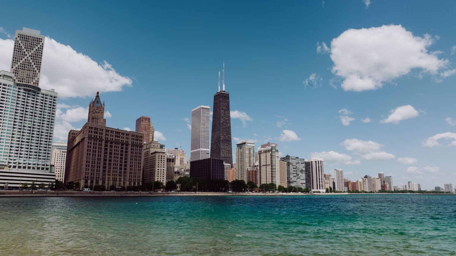 Best Hotels in Chicago: Top Stays by Neighborhood, Budget & Style
