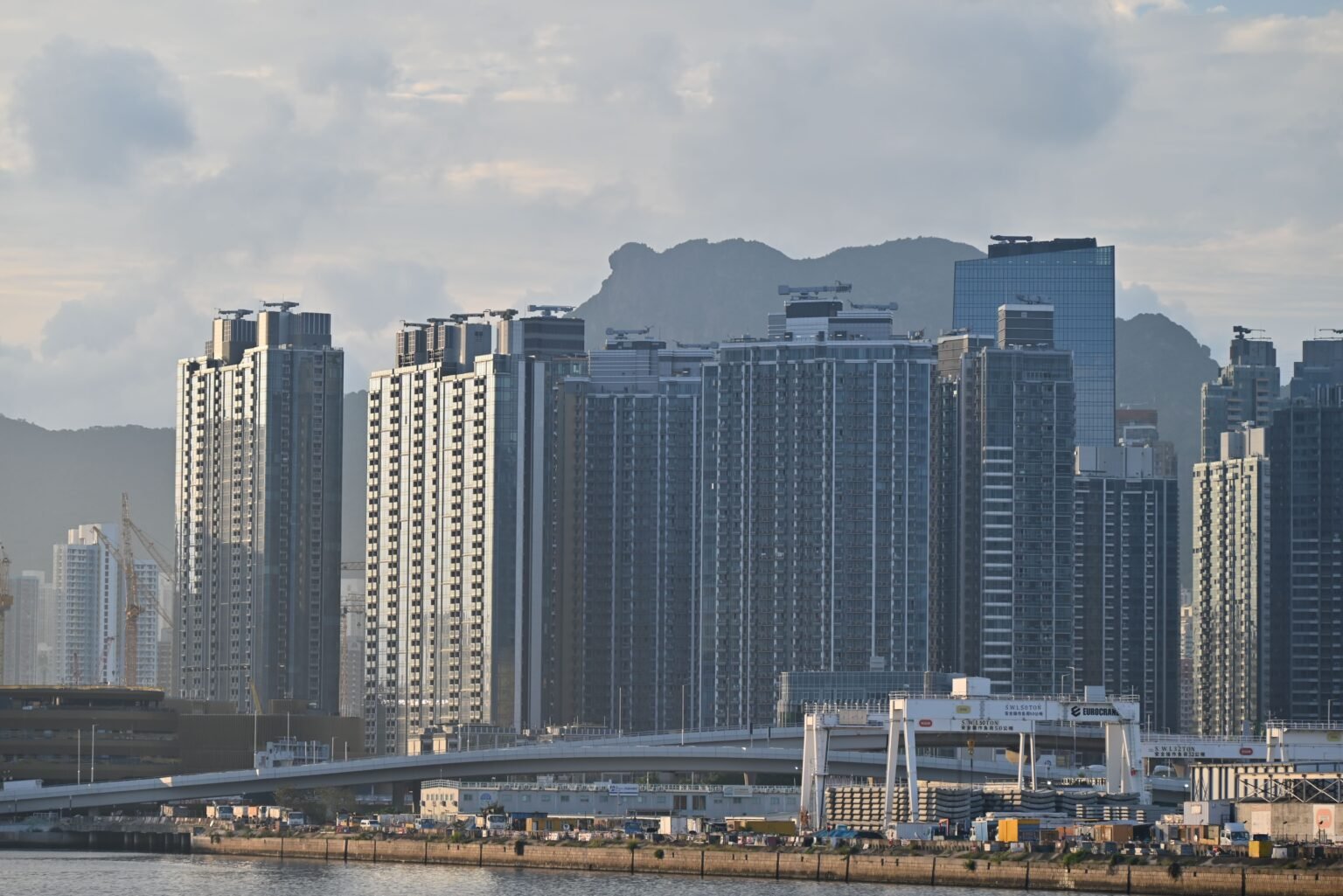 Best Hotels in Hong Kong: Top Picks by Neighborhood (Luxury to Budget)