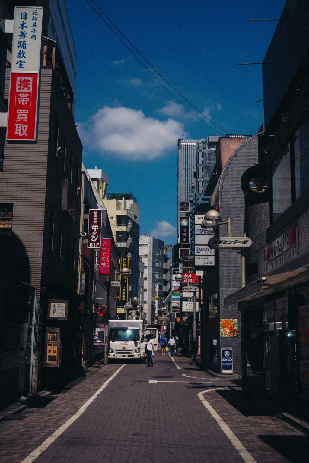 Where to Stay in Tokyo: Best Luxury Hotels & Neighborhoods
